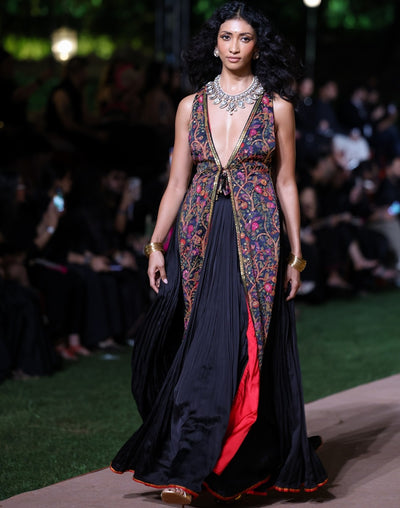 Black The Slit Jacket Set