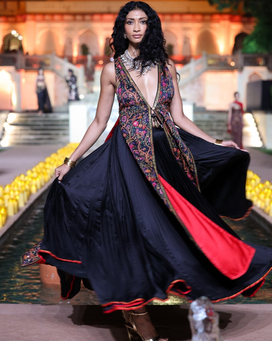 Black The Slit Jacket Set