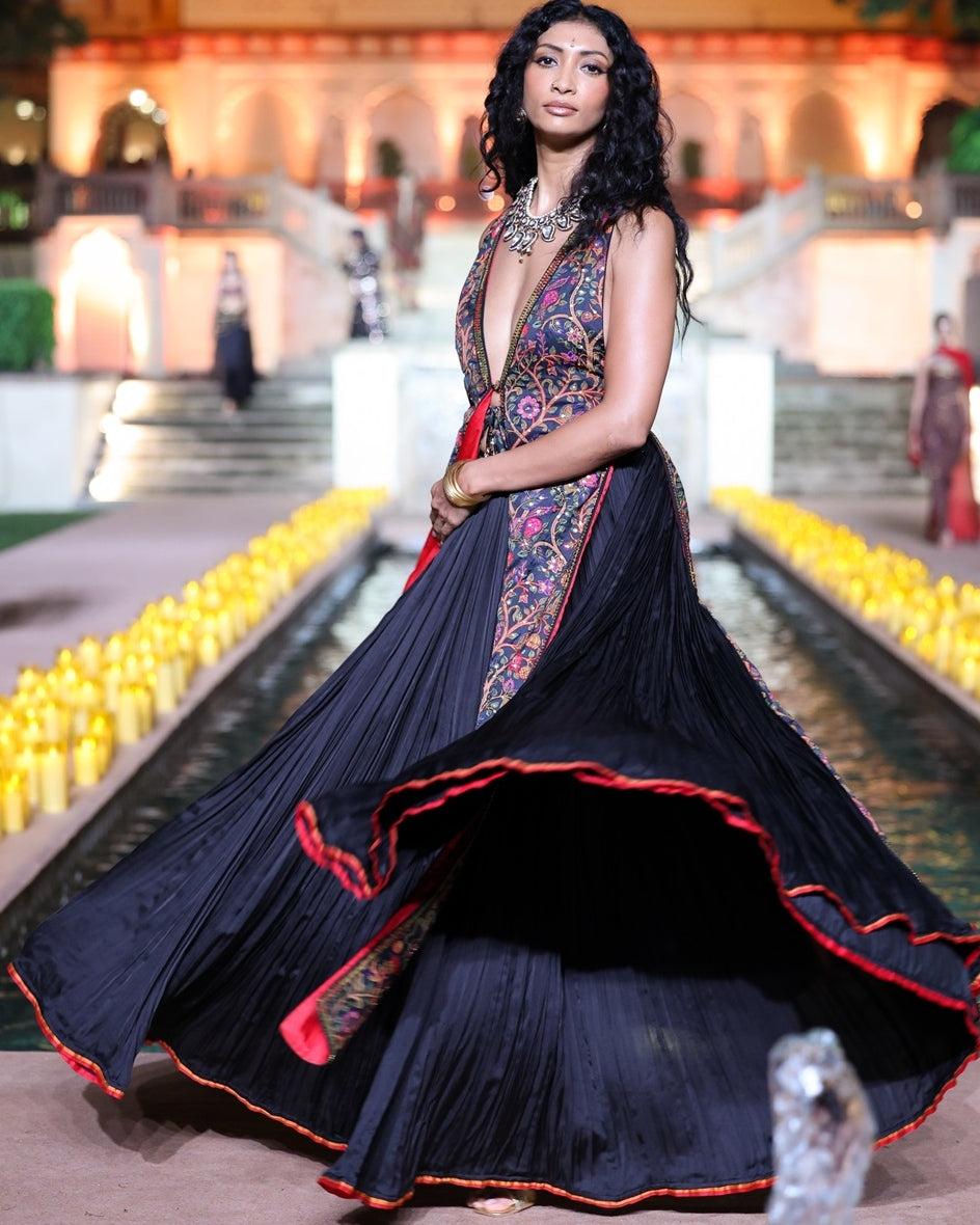 Black The Slit Jacket Set