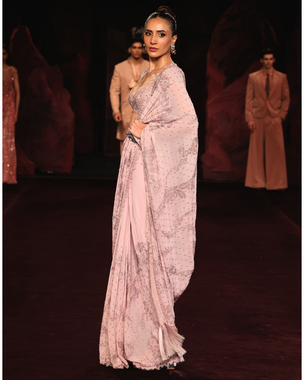 Gul Noor Sari Set