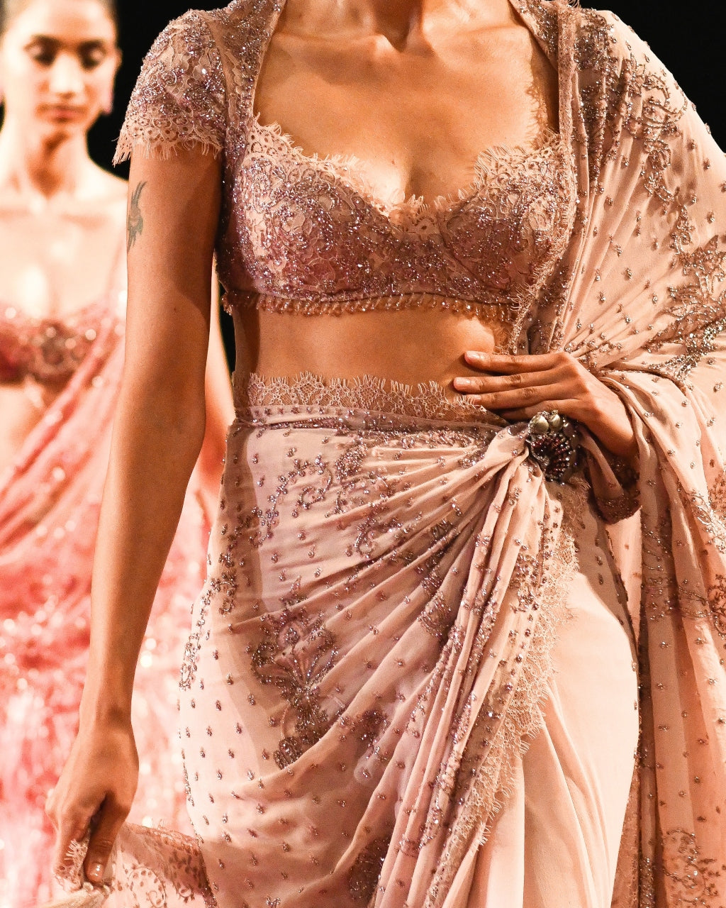 Gul Noor Sari Set