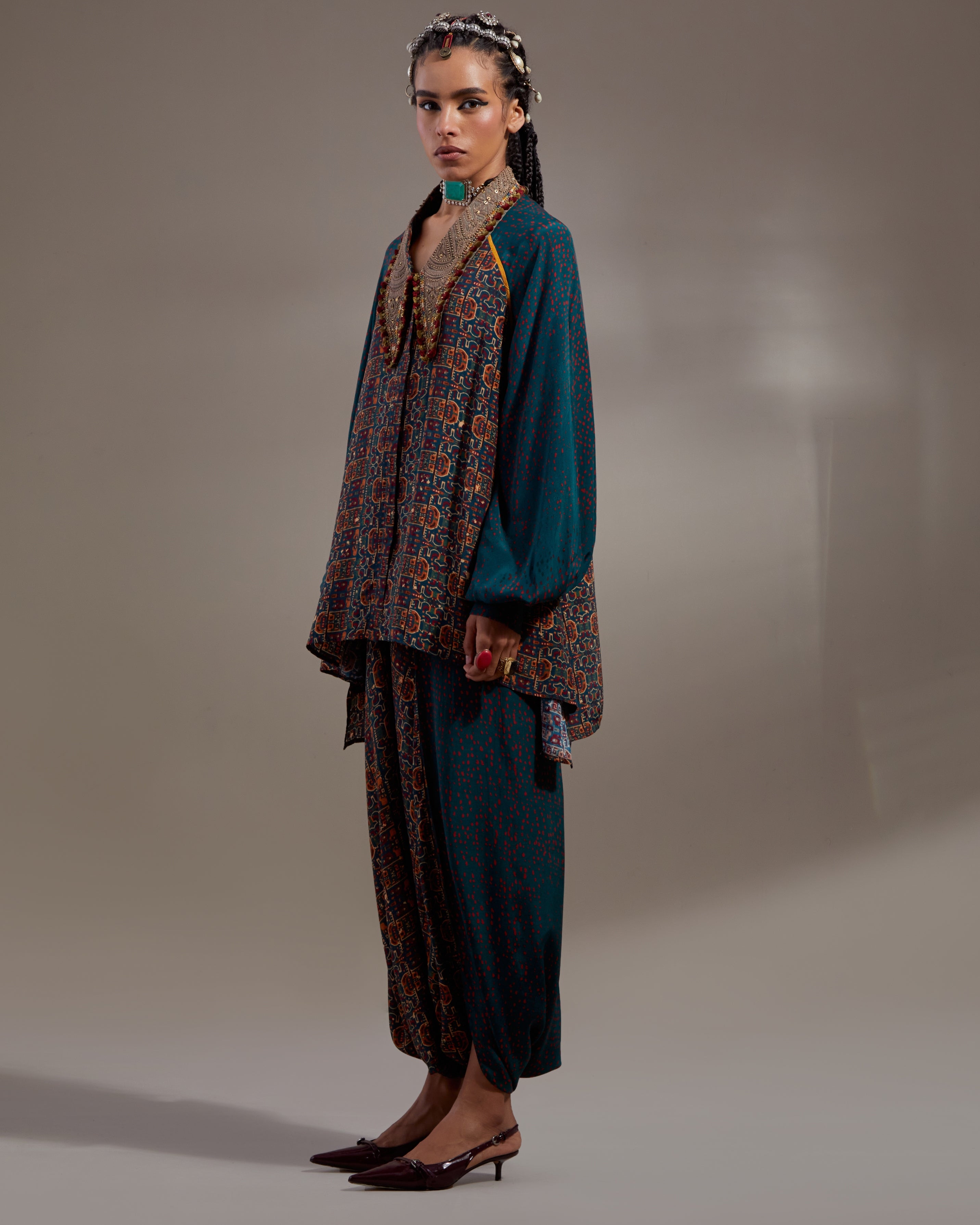 Hara Atri Straight Shirt & Drapped Trouser Set