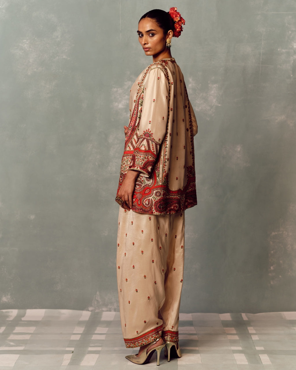 Kashida Lumière Kurta And Salwar Set