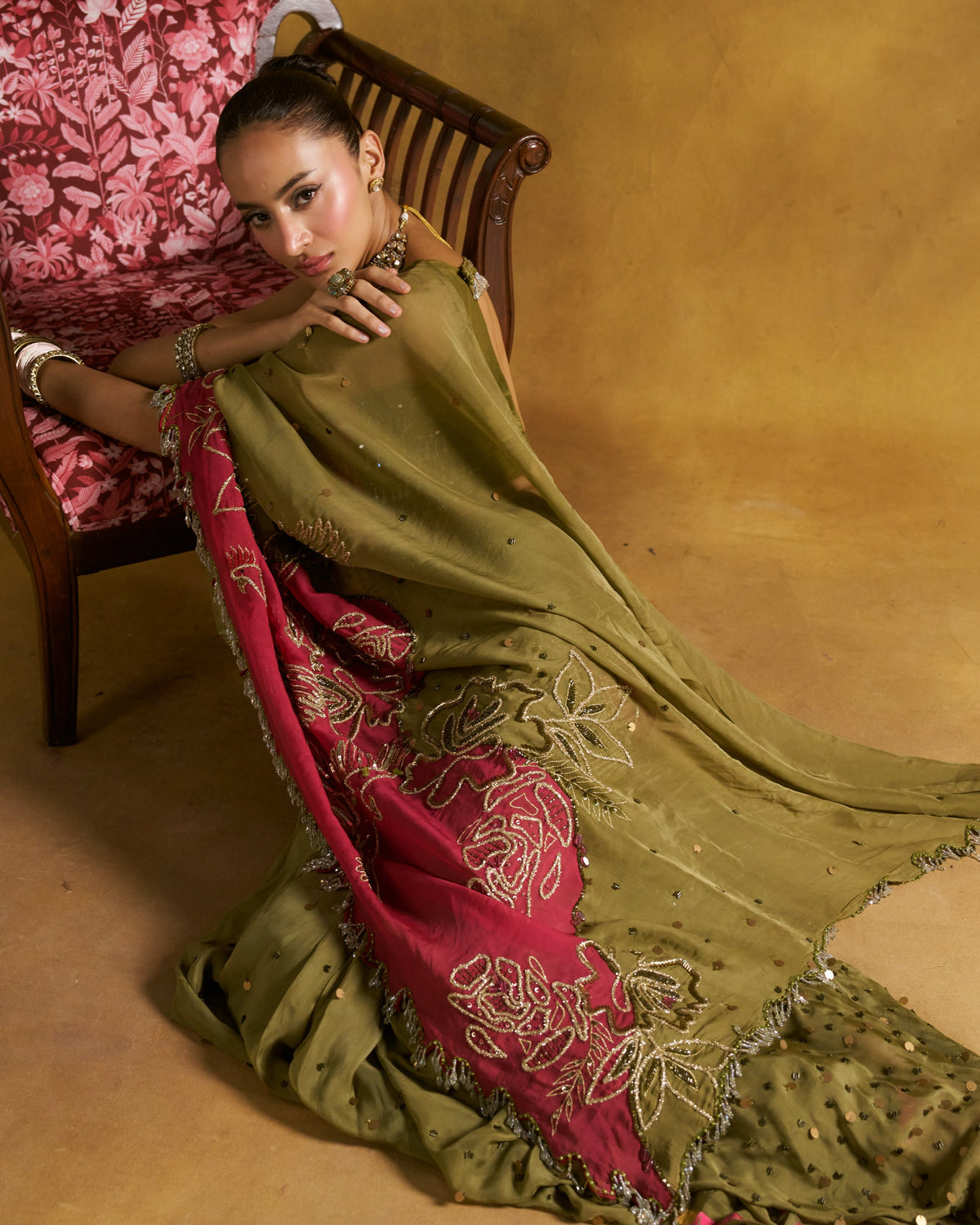 Olive Janejaan Sari Set