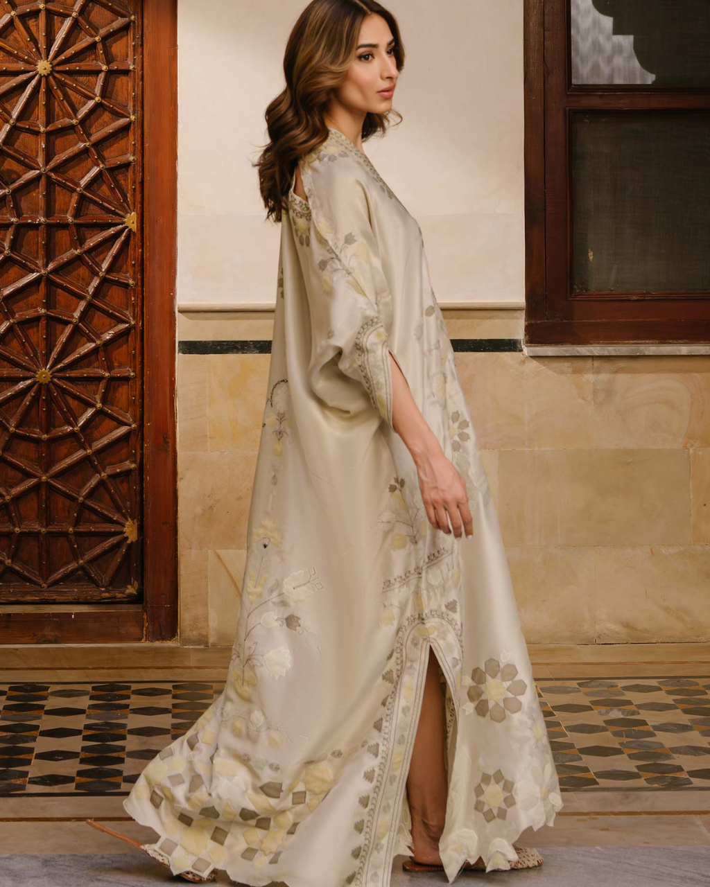 Izhaar Kaftan