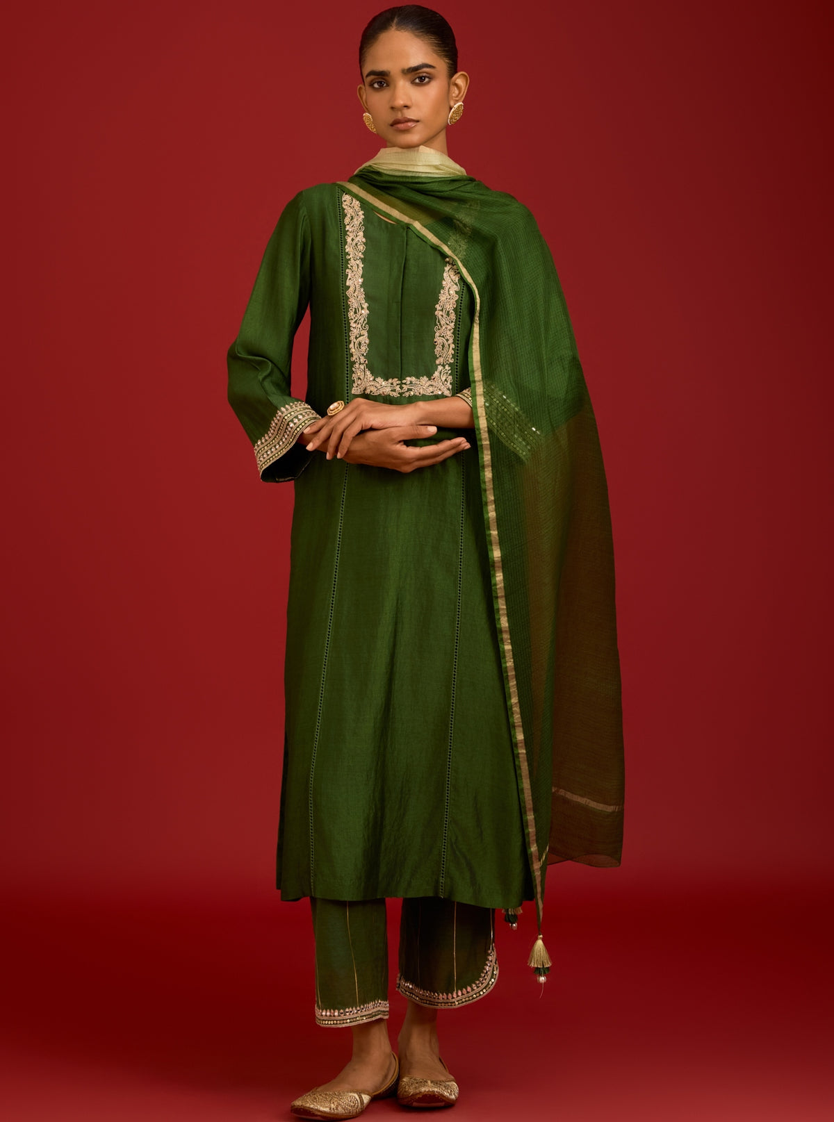 Green Chinniya Silk Sequins, Mirror And Dori Embroidered Kurta Set