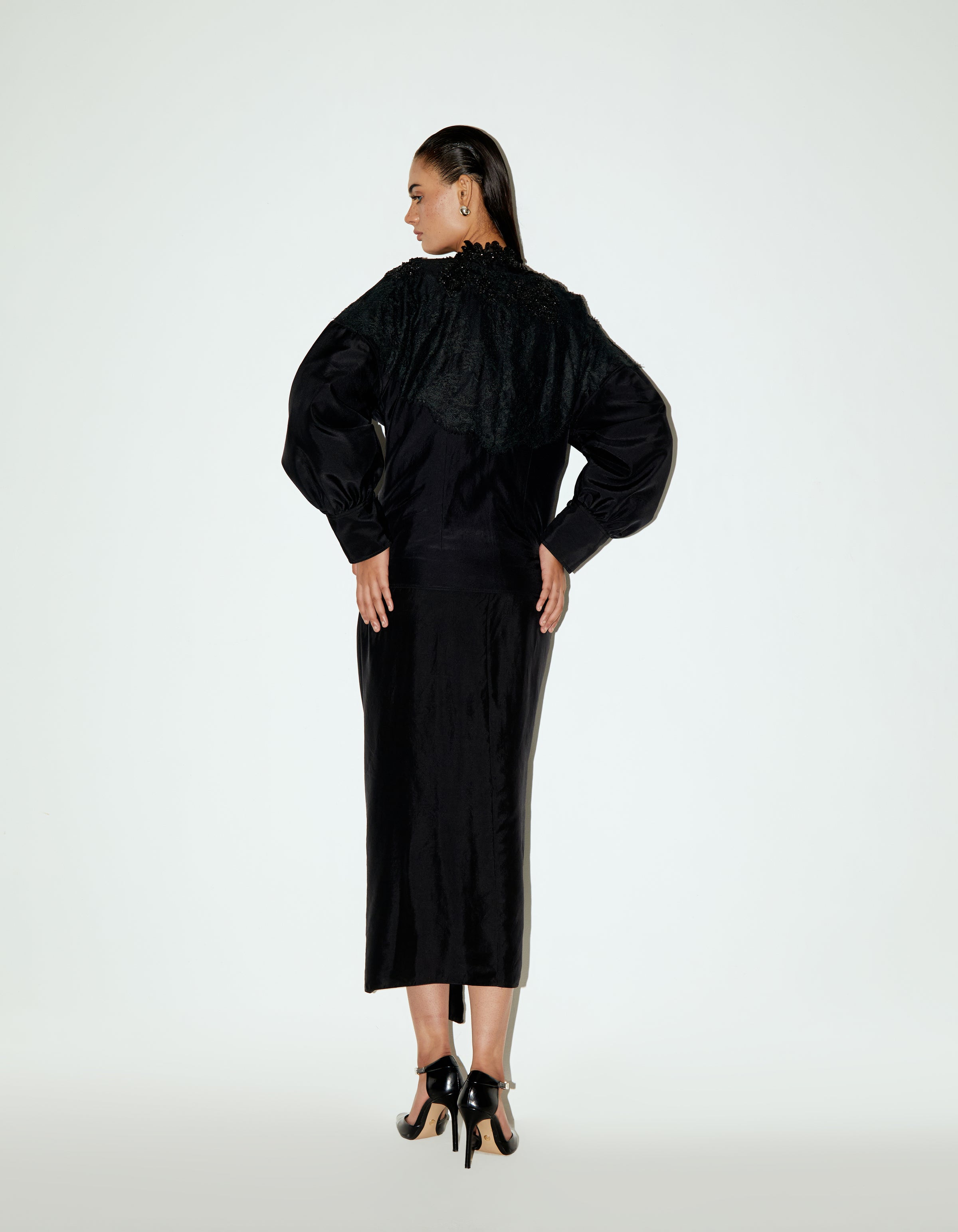 Virna Collarless Jacket With Mixed Lace Emb