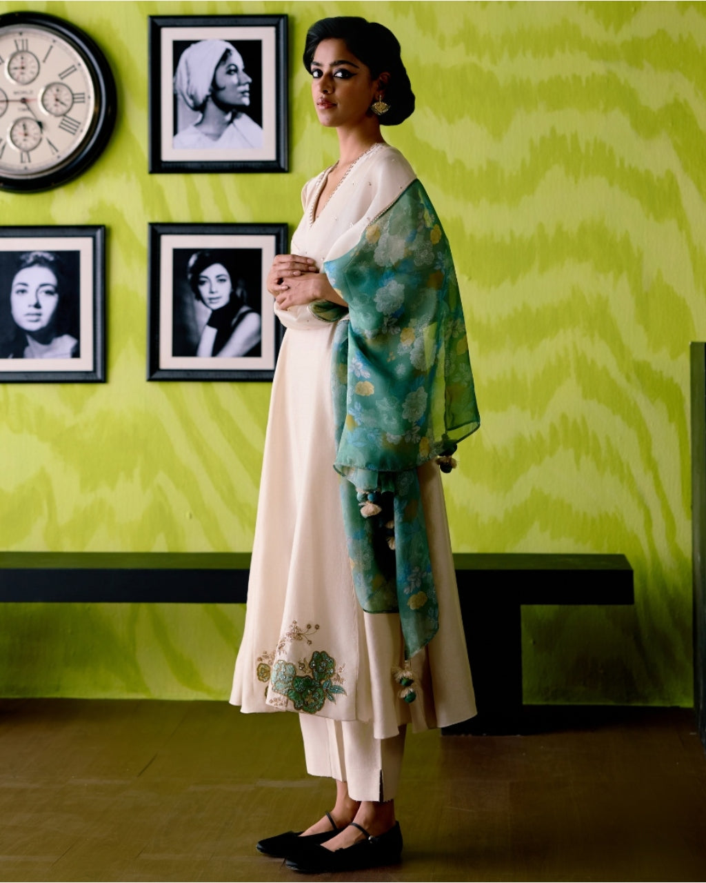 Ivory Side Panelled A-Line Kurta Set