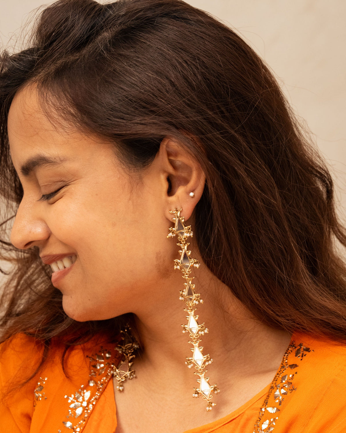 Darpan Meen Shoulder Dusters