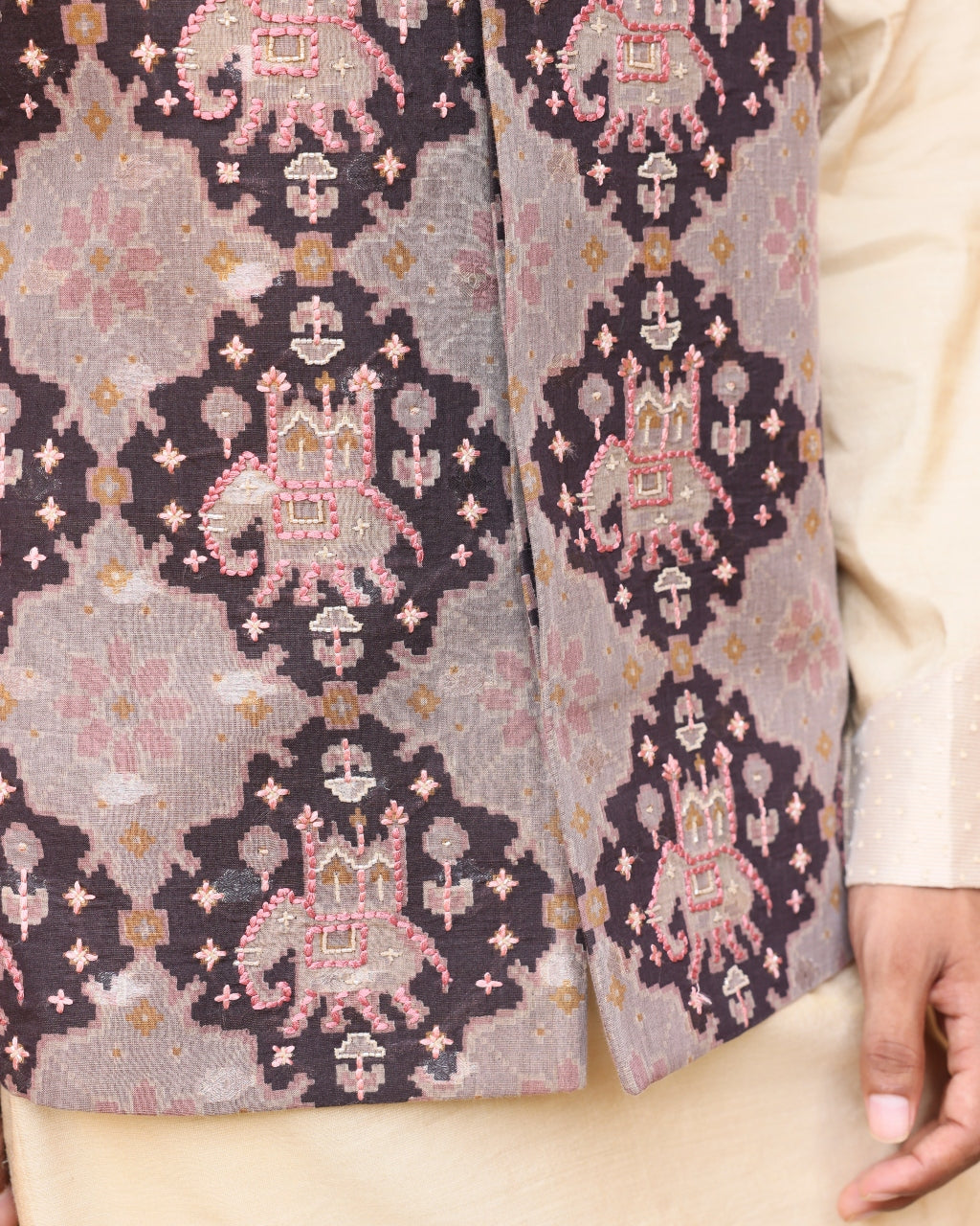 Cream Kurta Set With Statement Jacket