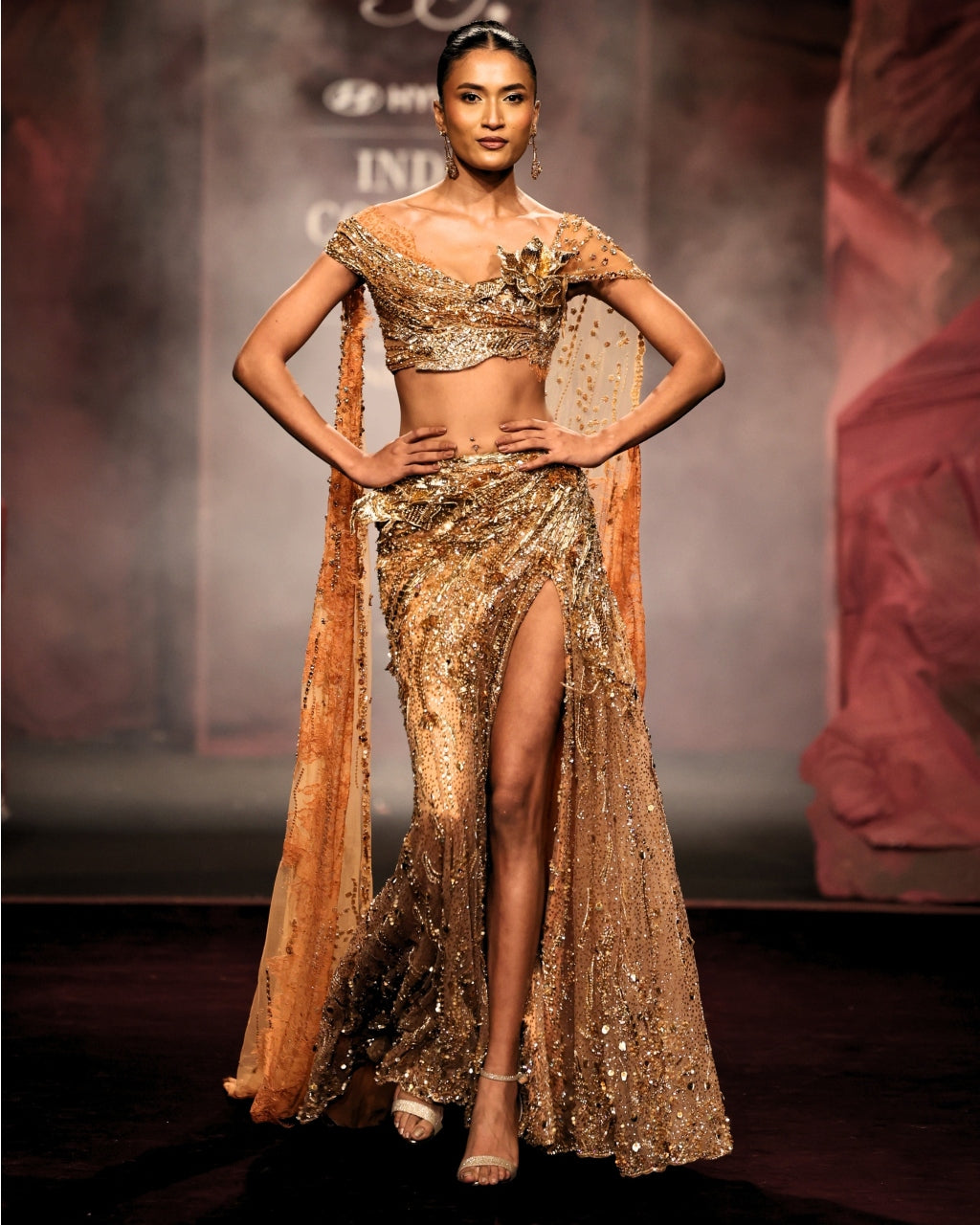 Kanak Lehenga Sari Set
