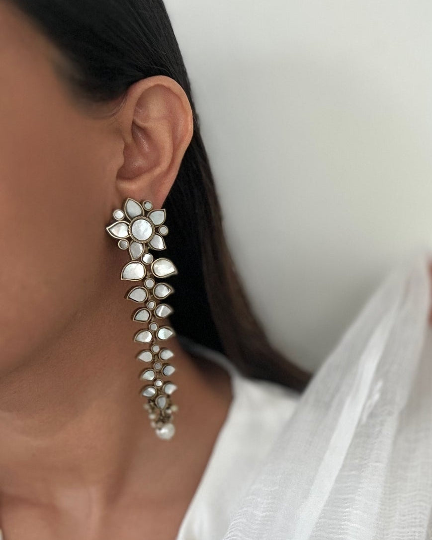 Mop Lilly Long Earrings