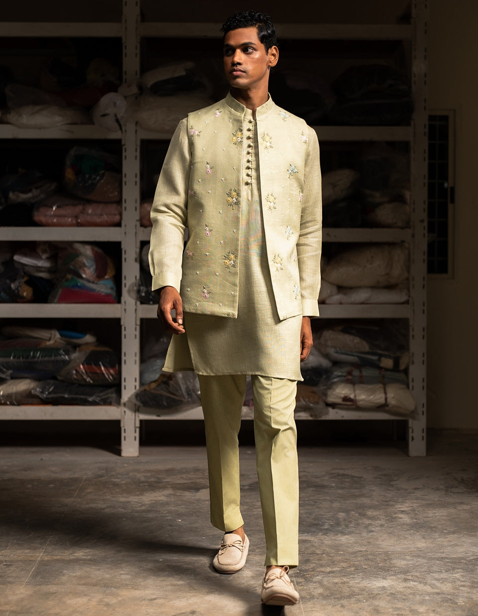 Raag Open Bandi With Matching Kurta Pajama Set