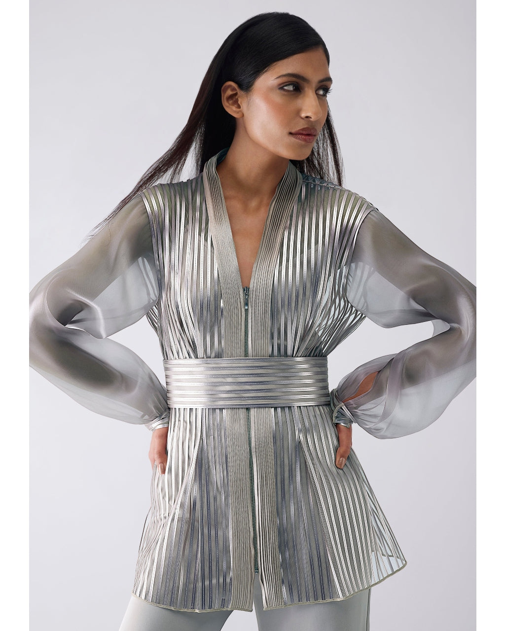 Metallic Structured Gray Cape With Pants And Slip