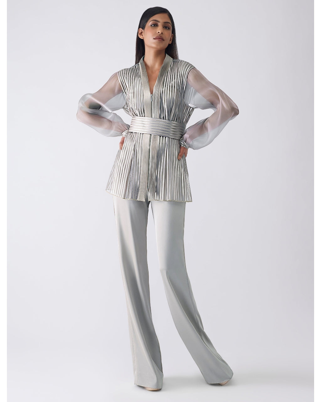 Metallic Structured Gray Cape With Pants And Slip