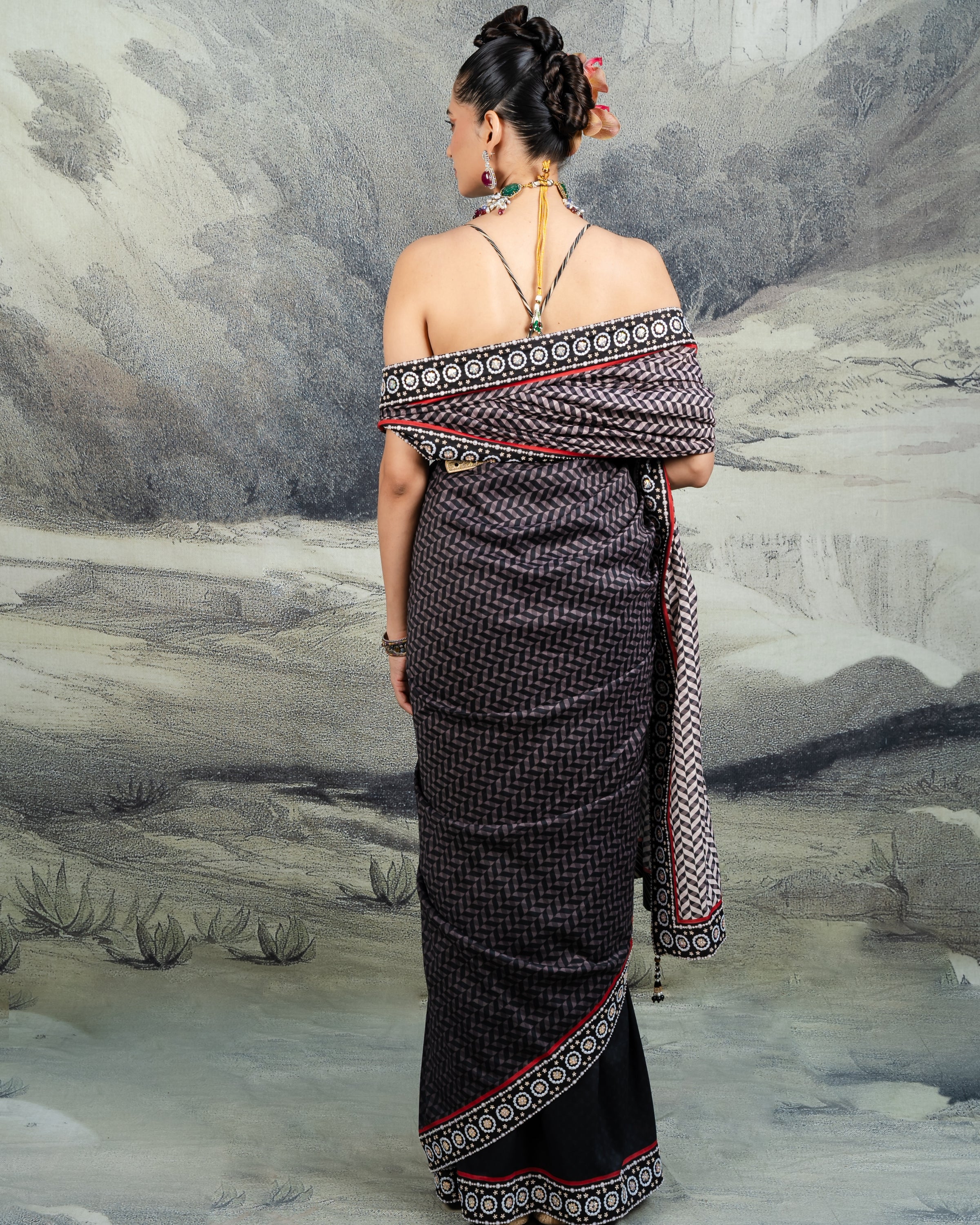 Char Black & Ivory Chevron Sari Set