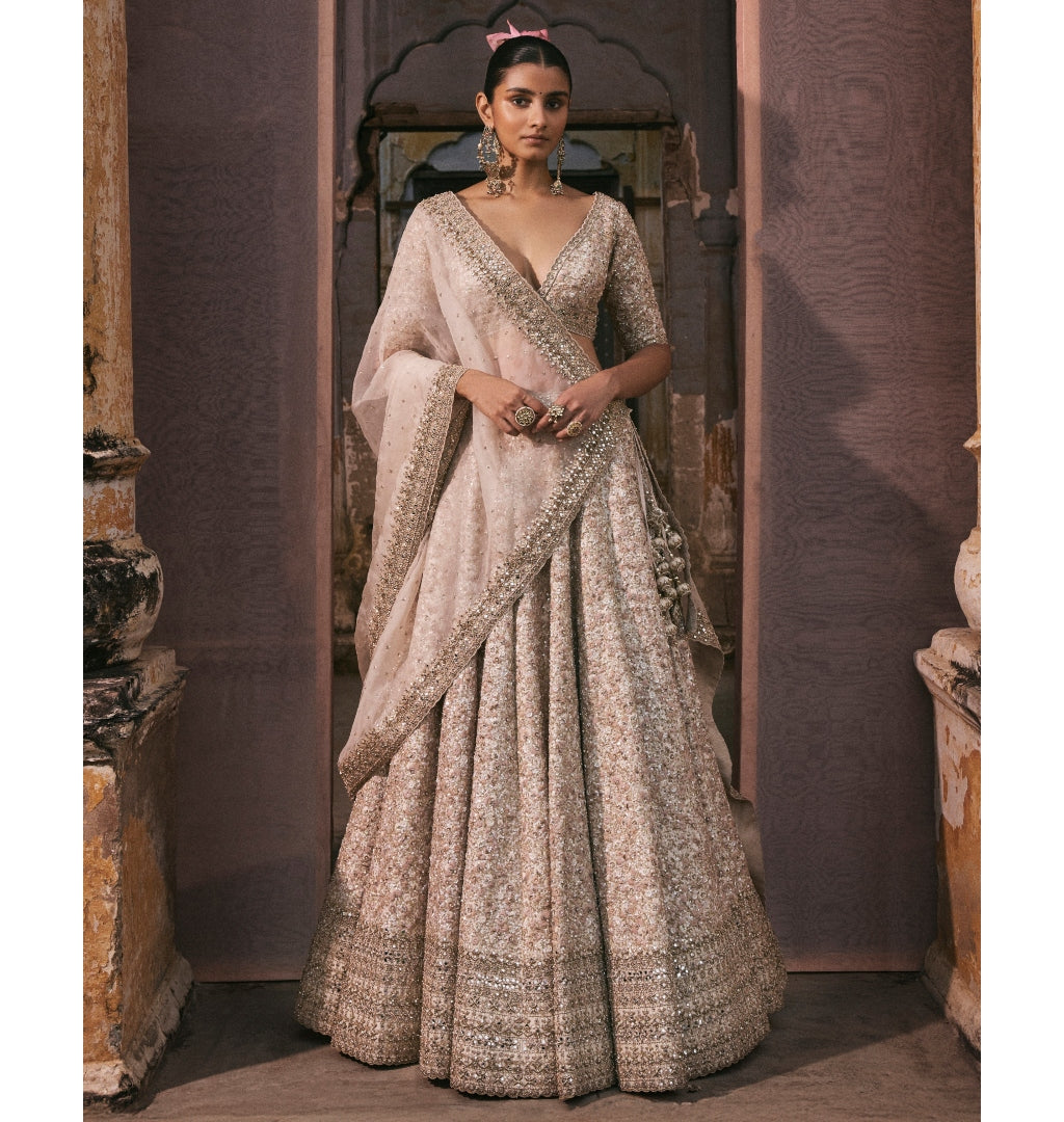 bride mehndi dress design Mini Dress for Mehendi | Mehndi Outfit for Bride | Mehendi Dress
