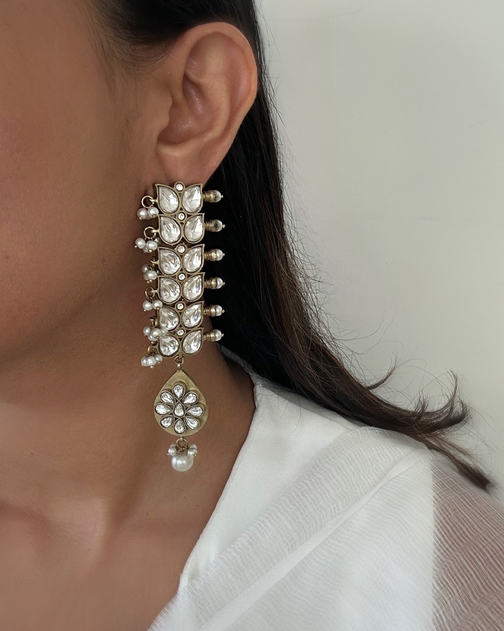 Noor Linear Earrings