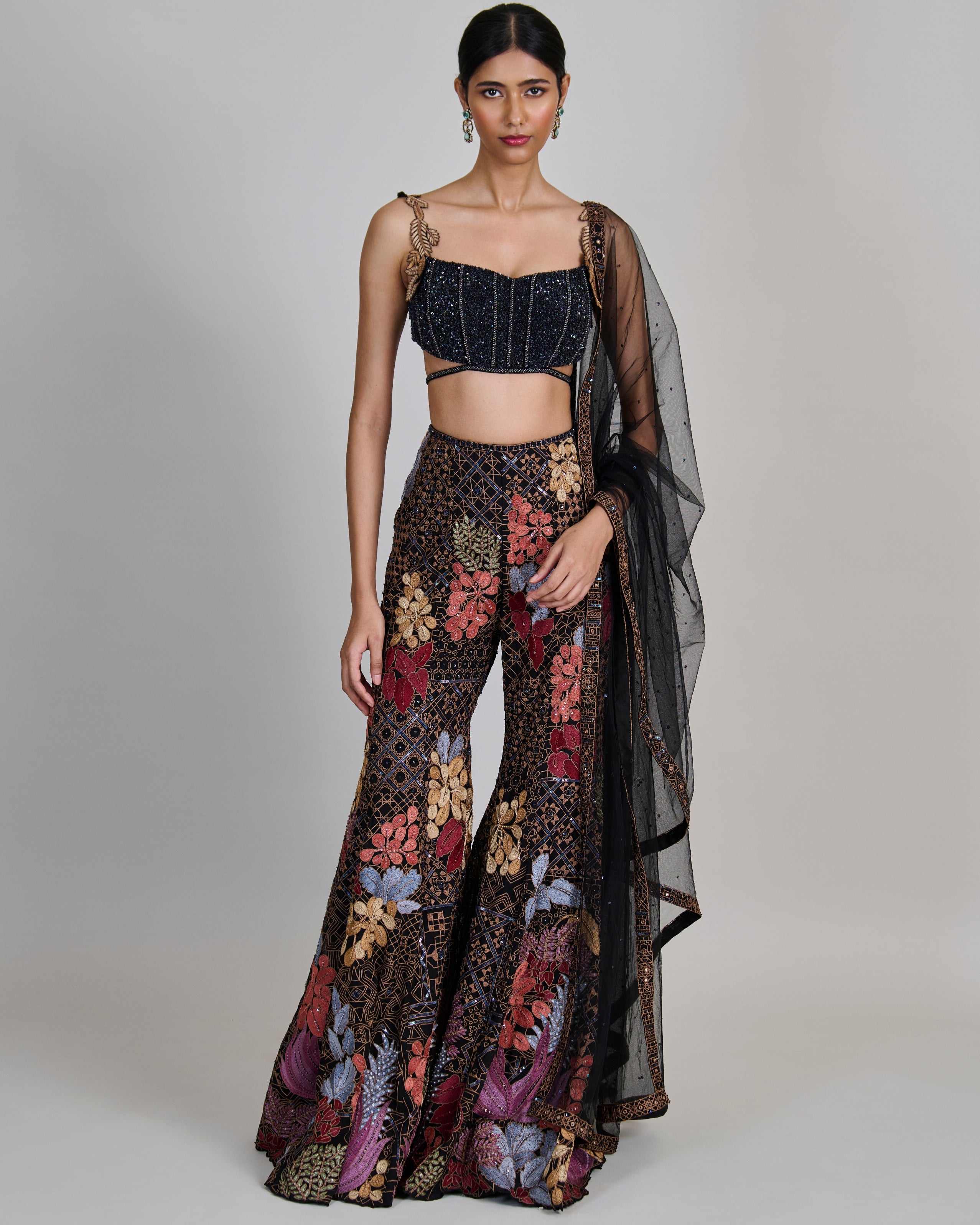 Black Dianthus Sharara Set