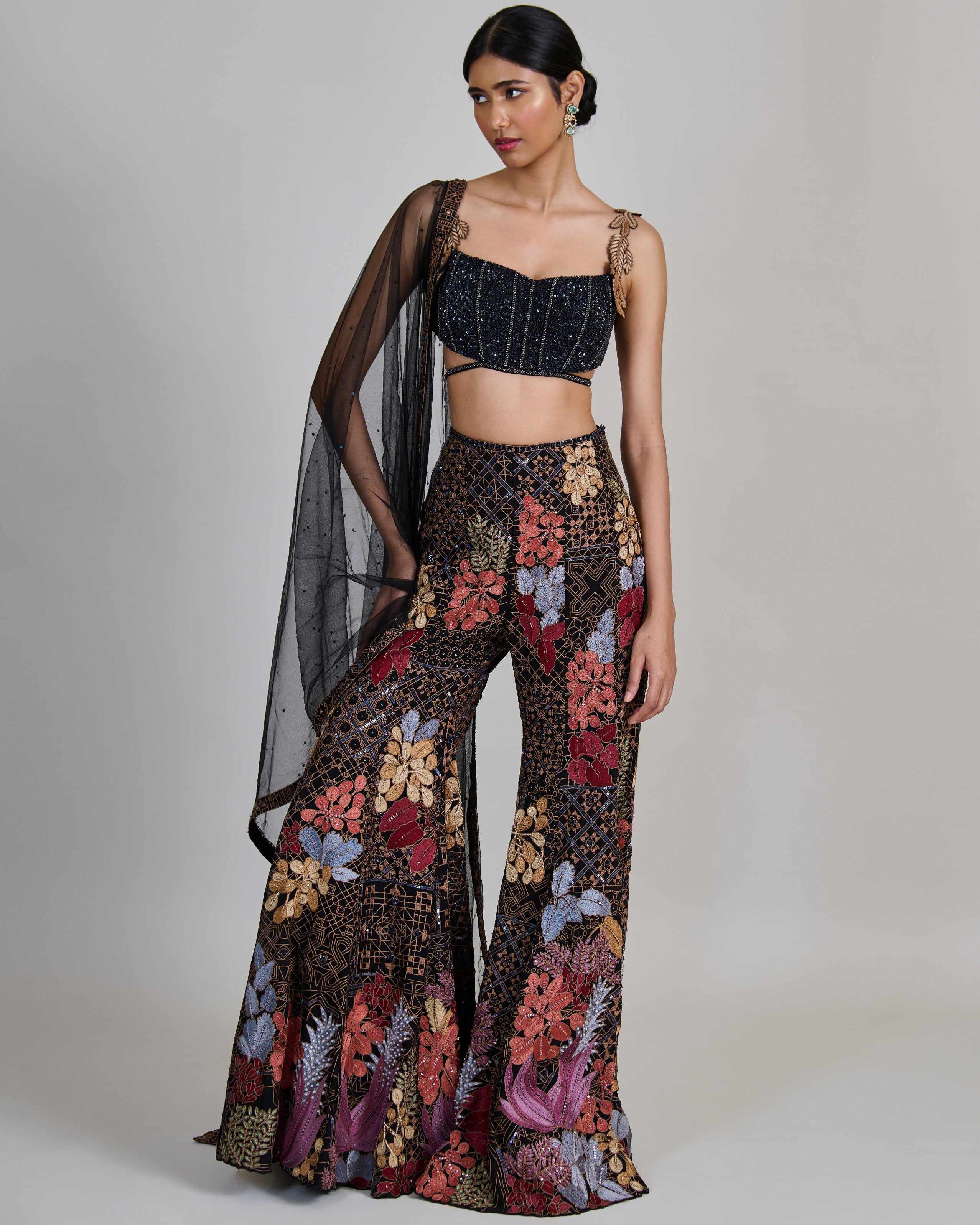 Black Dianthus Sharara Set