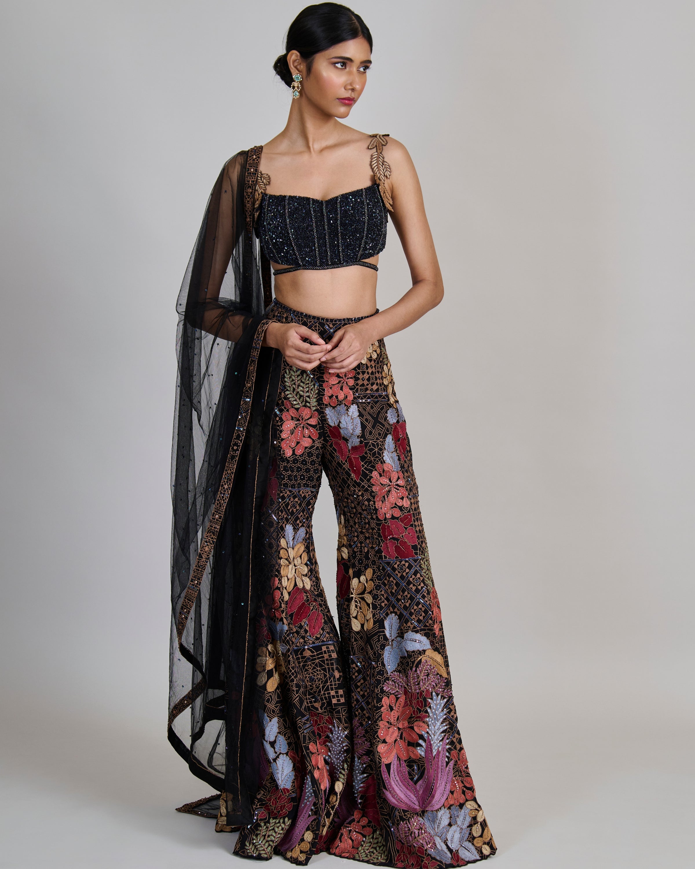 Black Dianthus Sharara Set