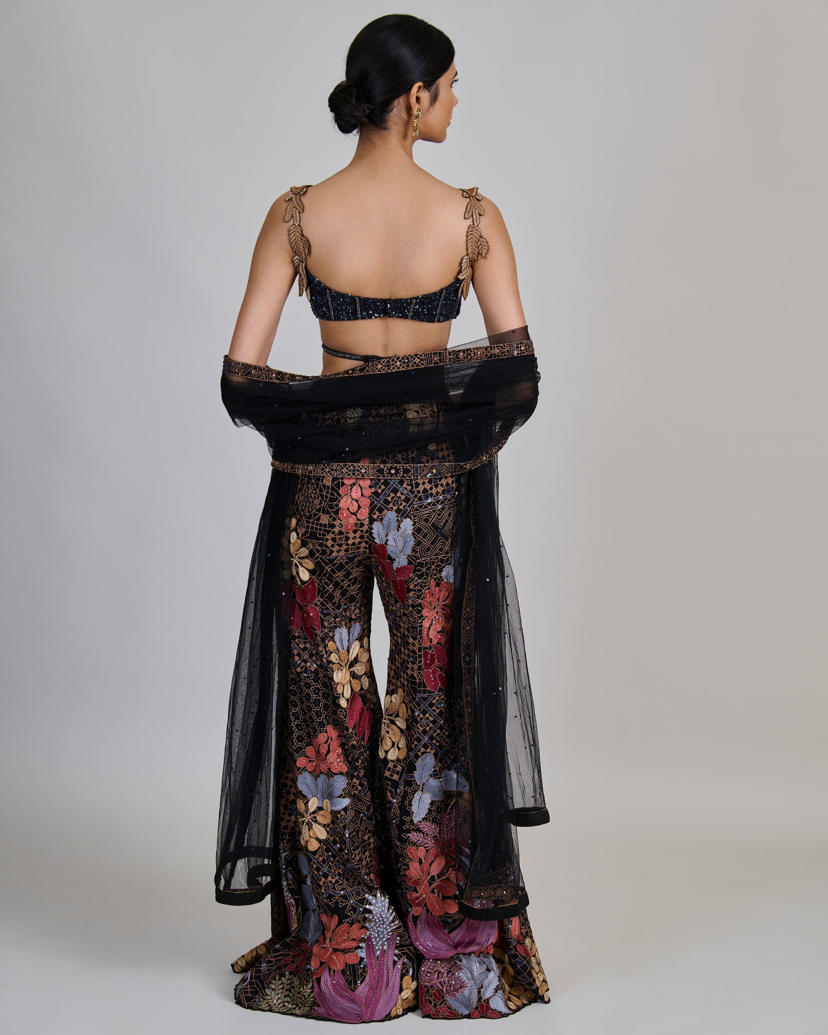 Black Dianthus Sharara Set