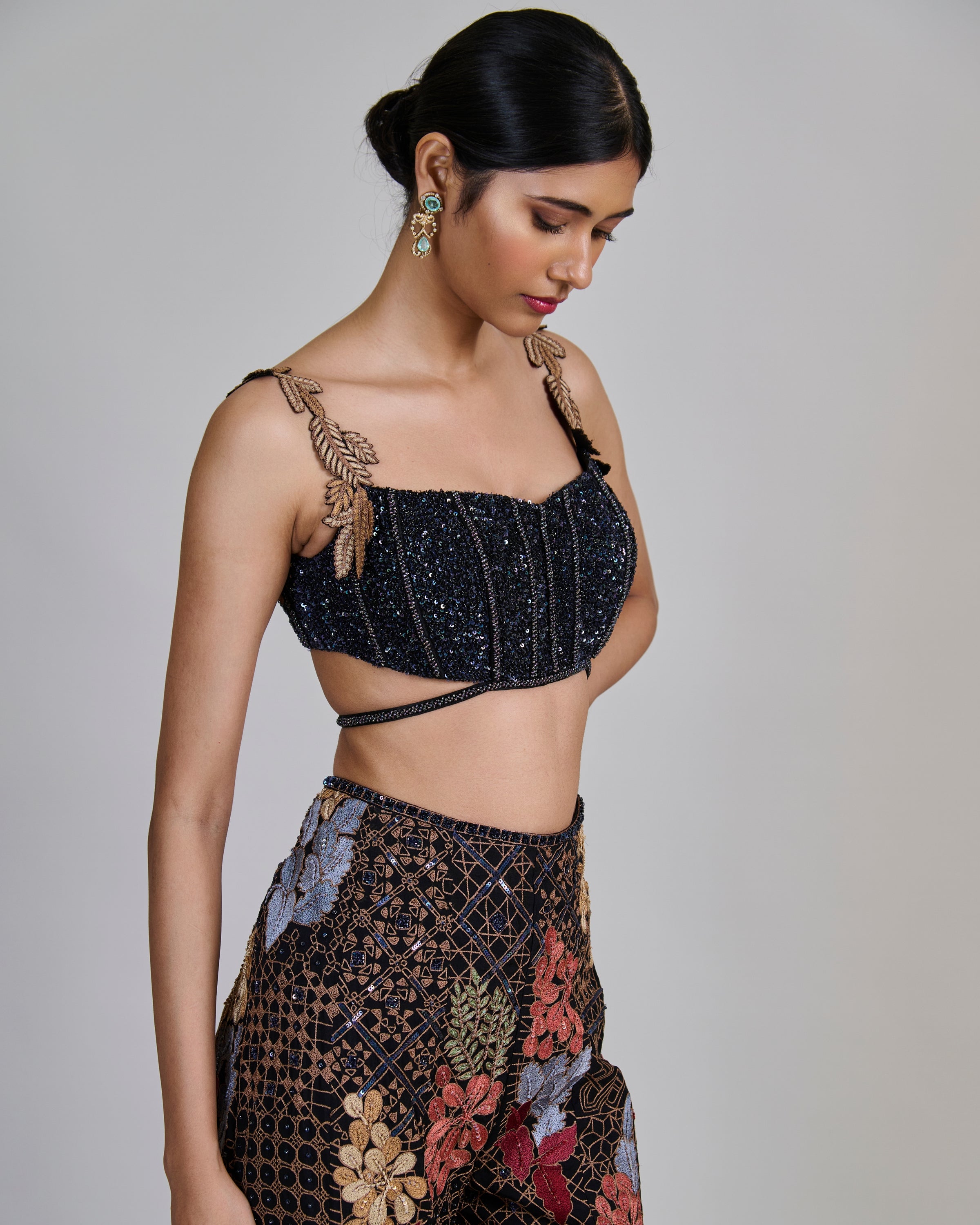 Black Dianthus Sharara Set