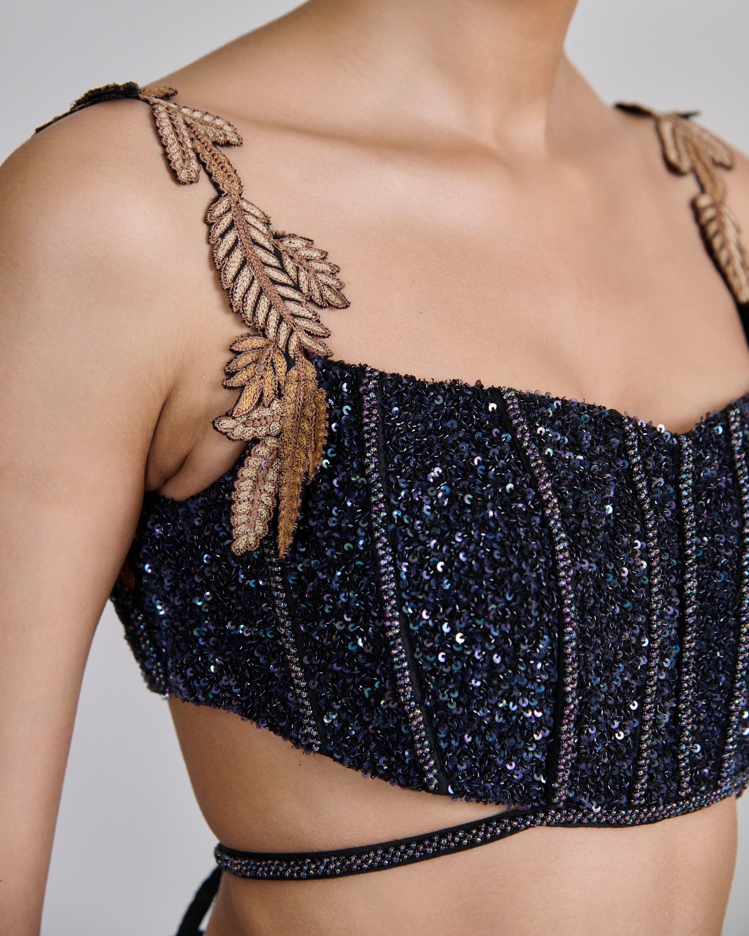 Black Dianthus Sharara Set