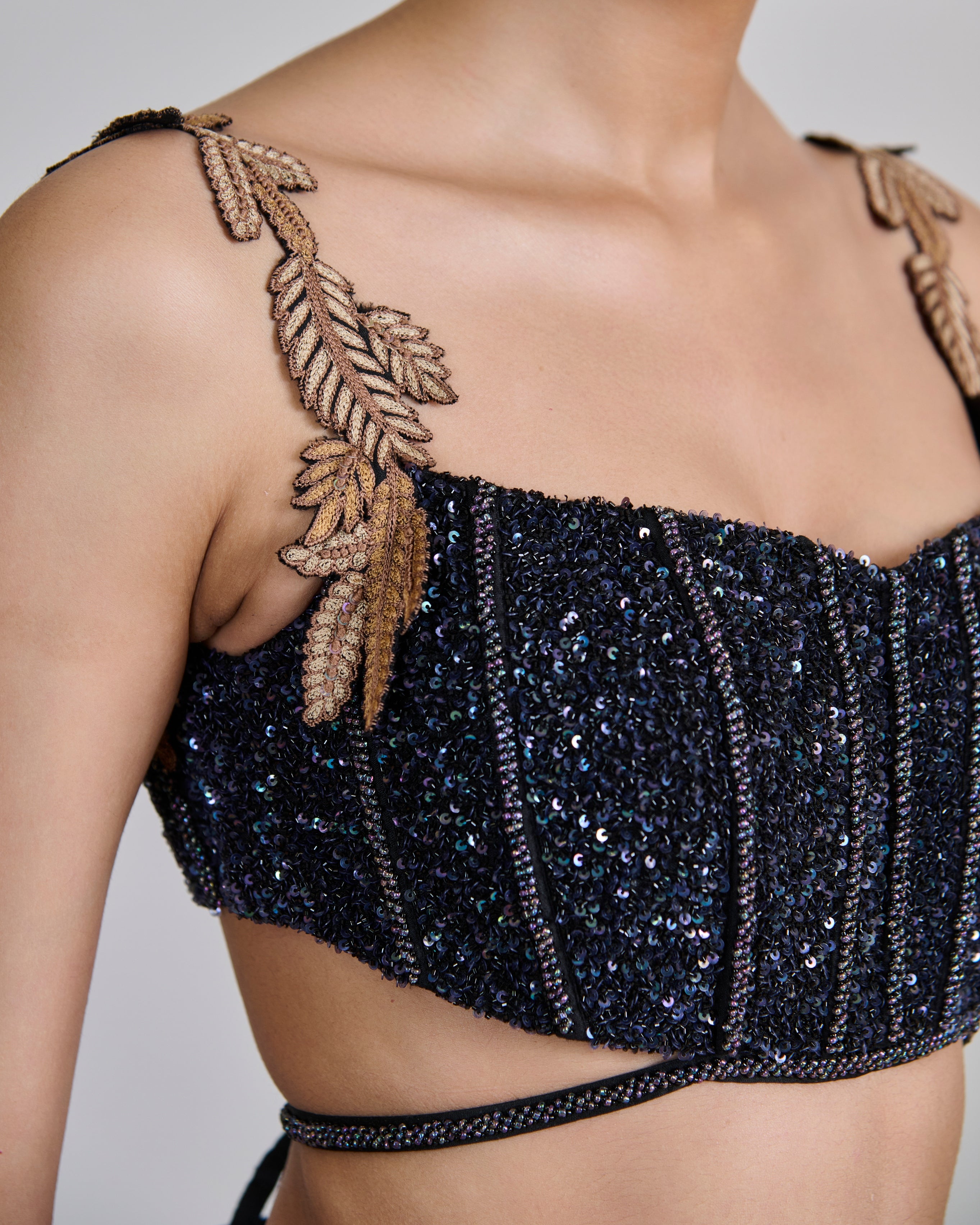 Black Dianthus Sharara Set