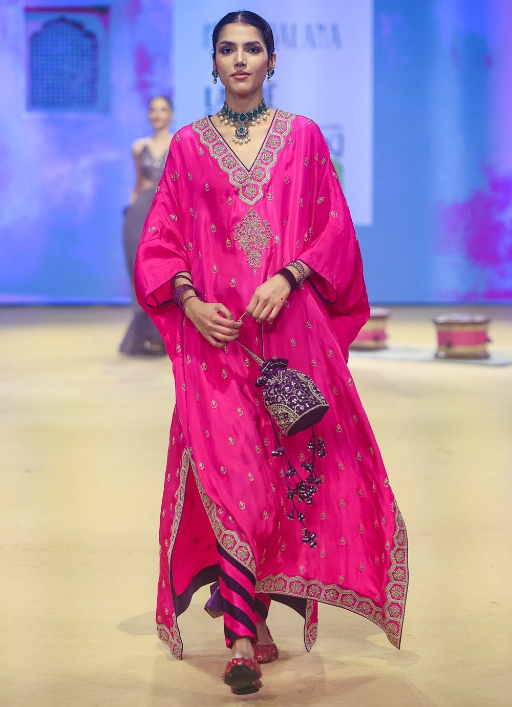 The Gulabi Gulaal Kaftan Set