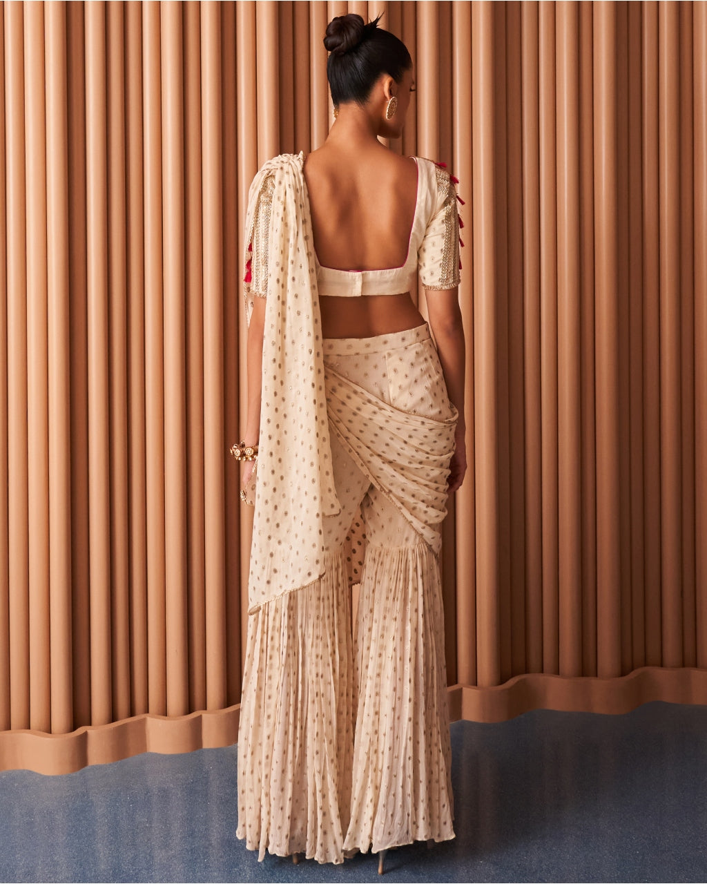 Sunlee Sharaa Sari Set