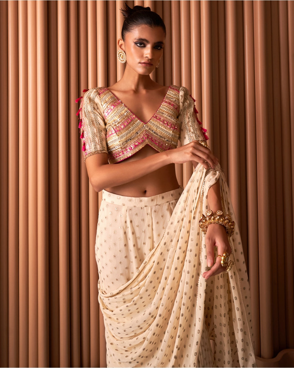 Sunlee Sharaa Sari Set