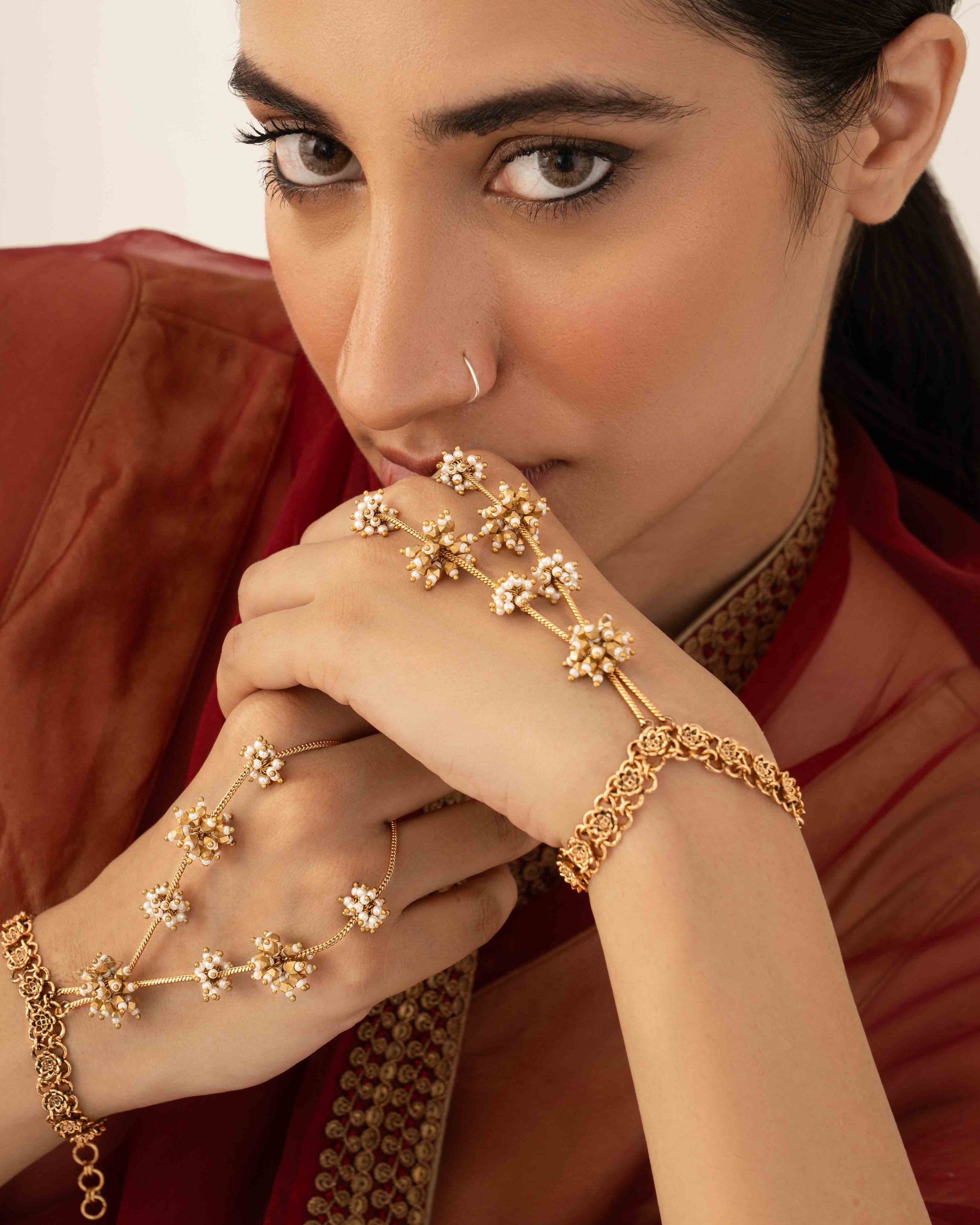 Basra Hathphool (Set Of 2)