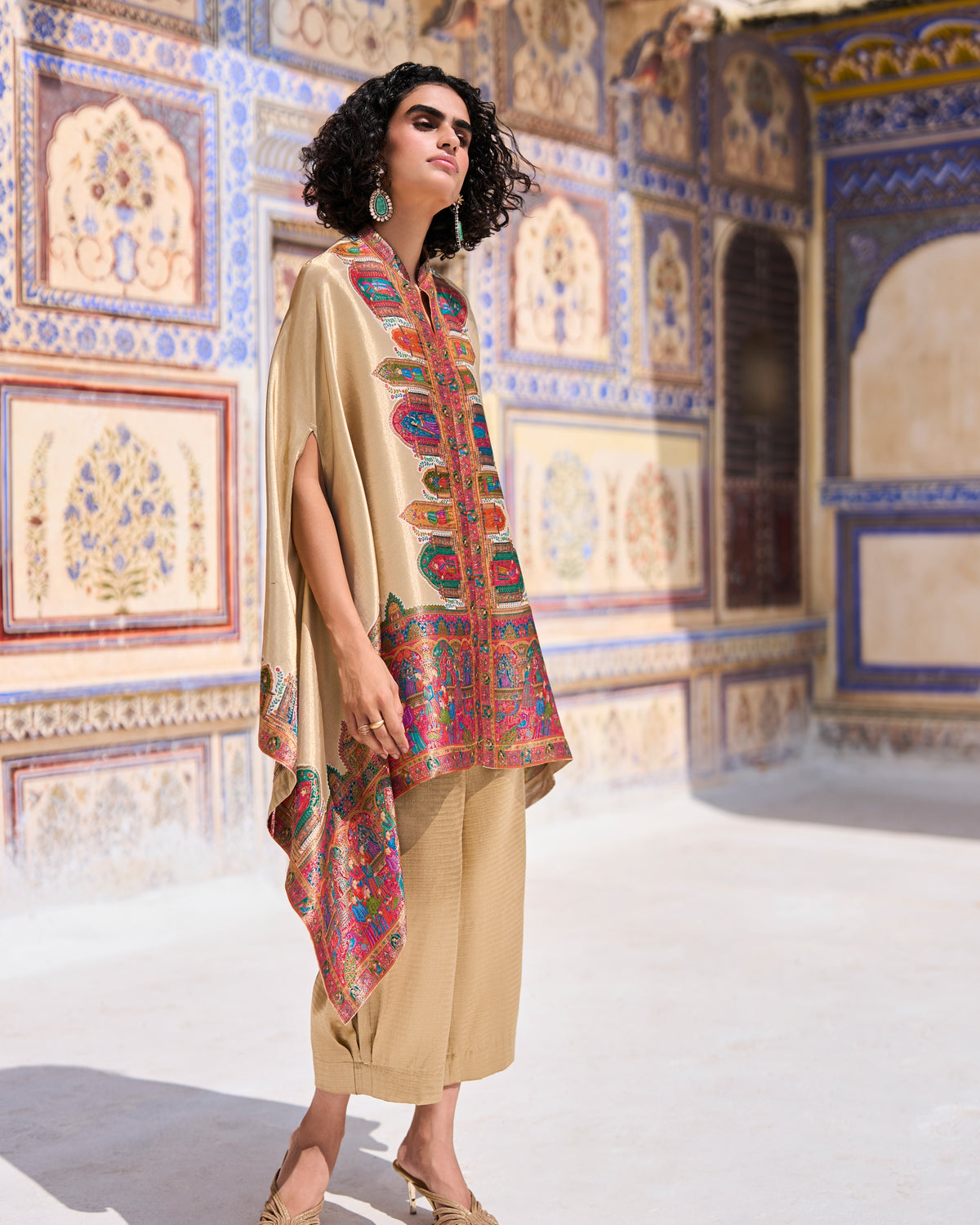 Gold Benares Cape Set