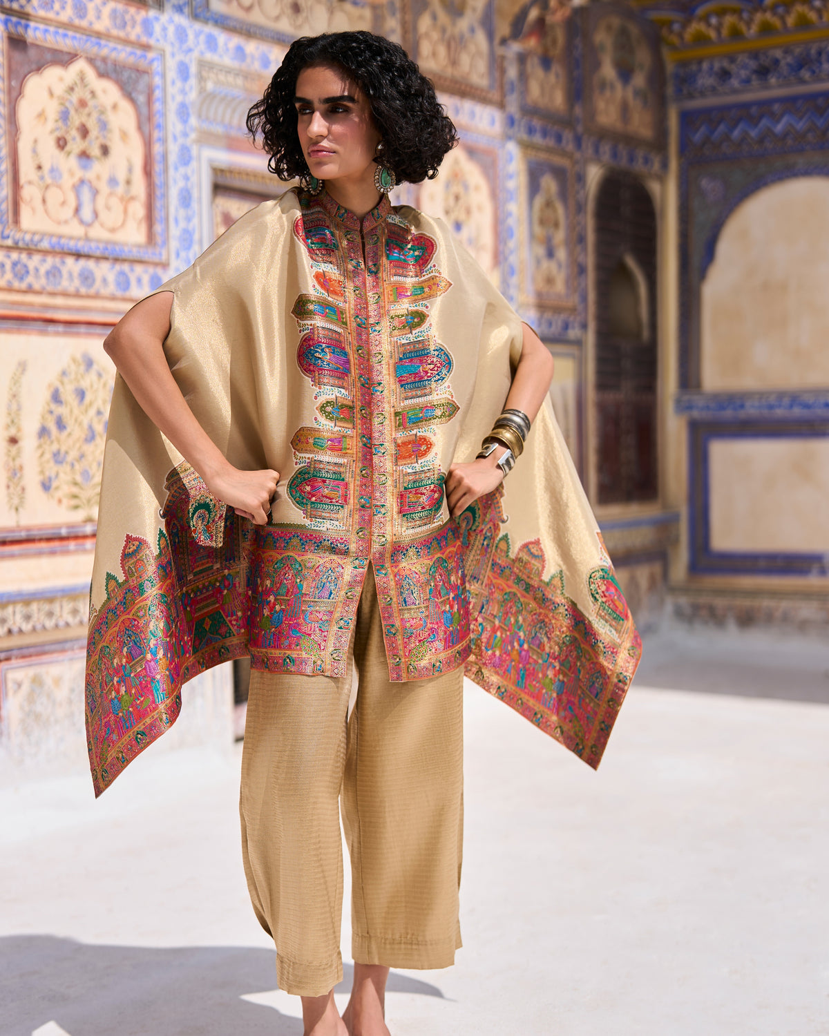 Gold Benares Cape Set