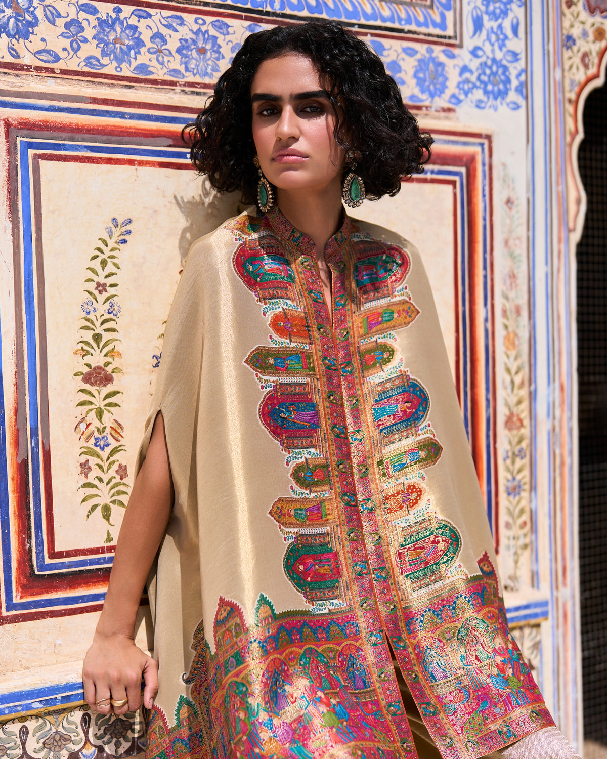Gold Benares Cape Set