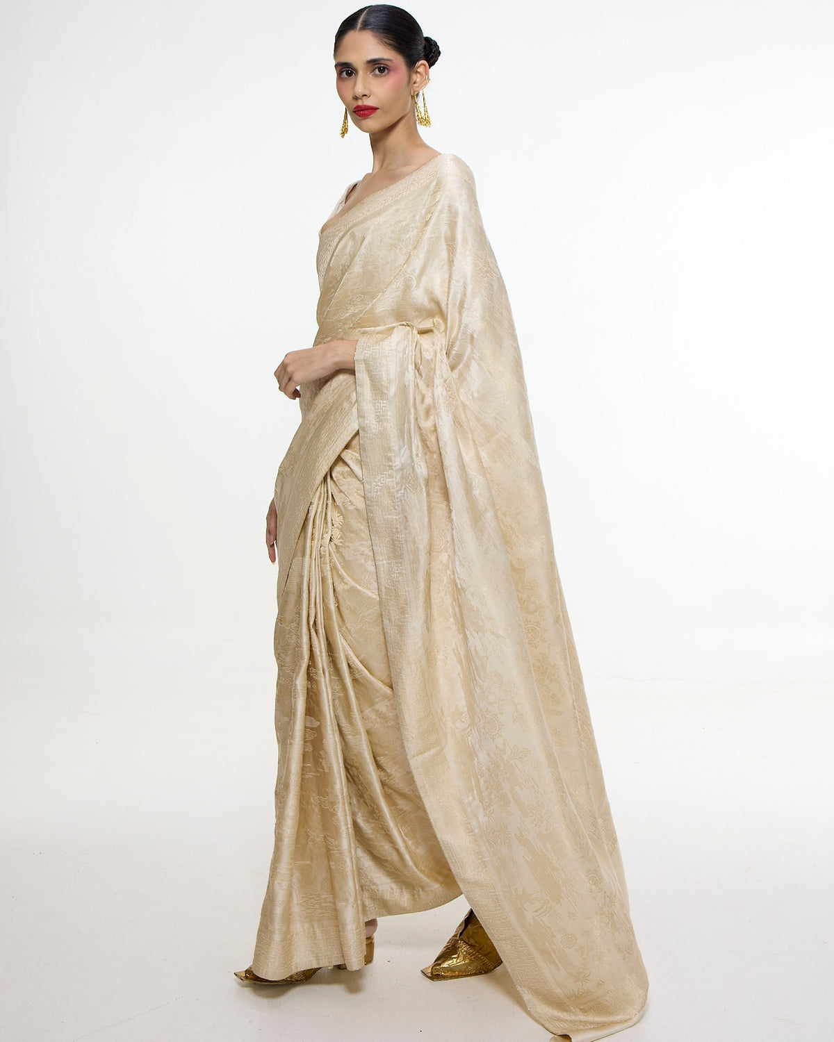 Handwoven Ivory Kadhwa Banarasi Sari