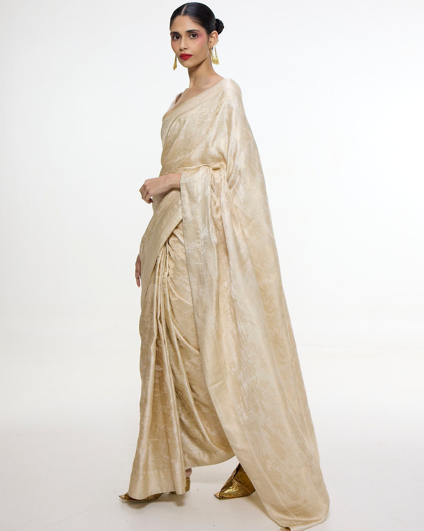 Handwoven Ivory Kadhwa Banarasi Sari