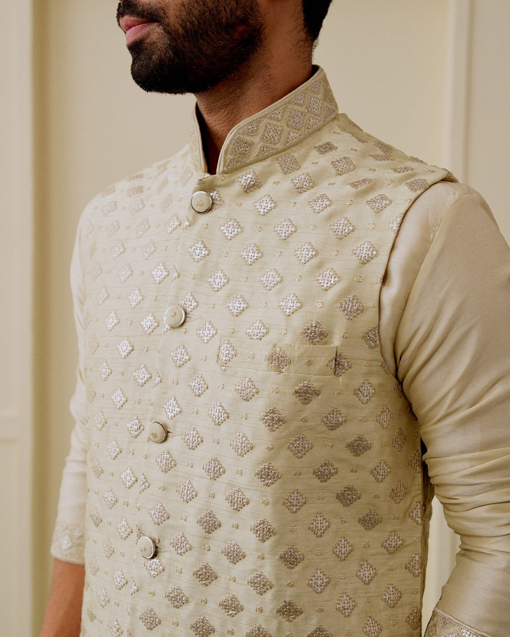 Ayush Ivory Bandi Set