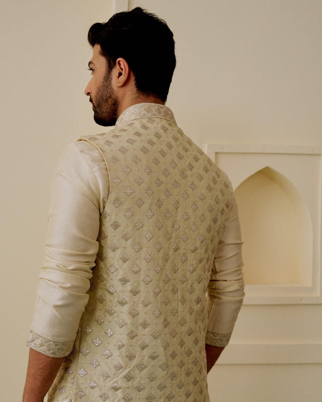 Ayush Ivory Bandi Set