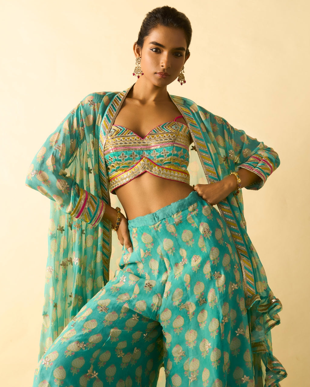 Dharika Cape Set