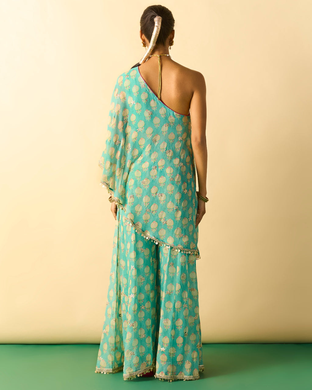 Chhavi One Shoulder Set