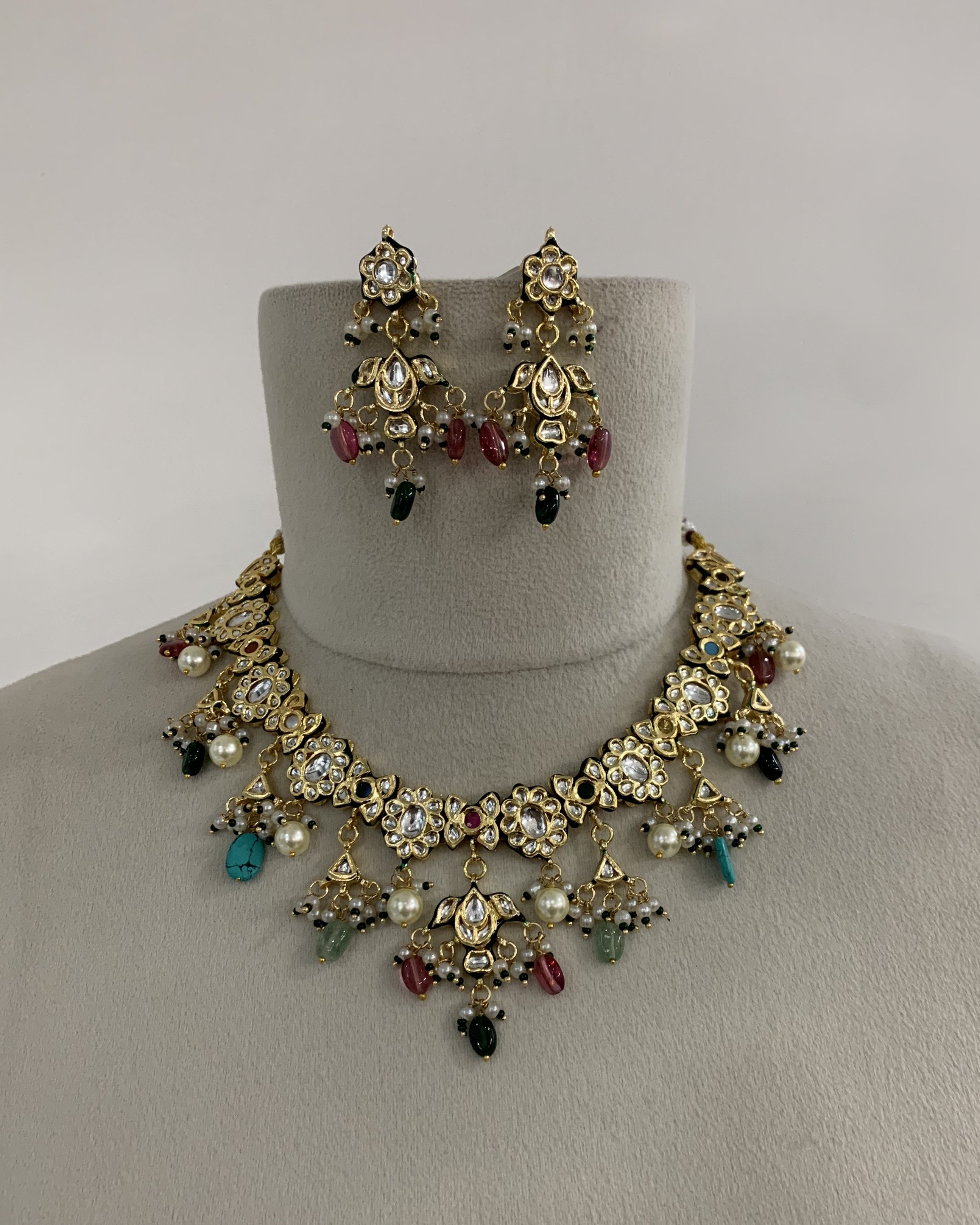 Bani Necklace Set