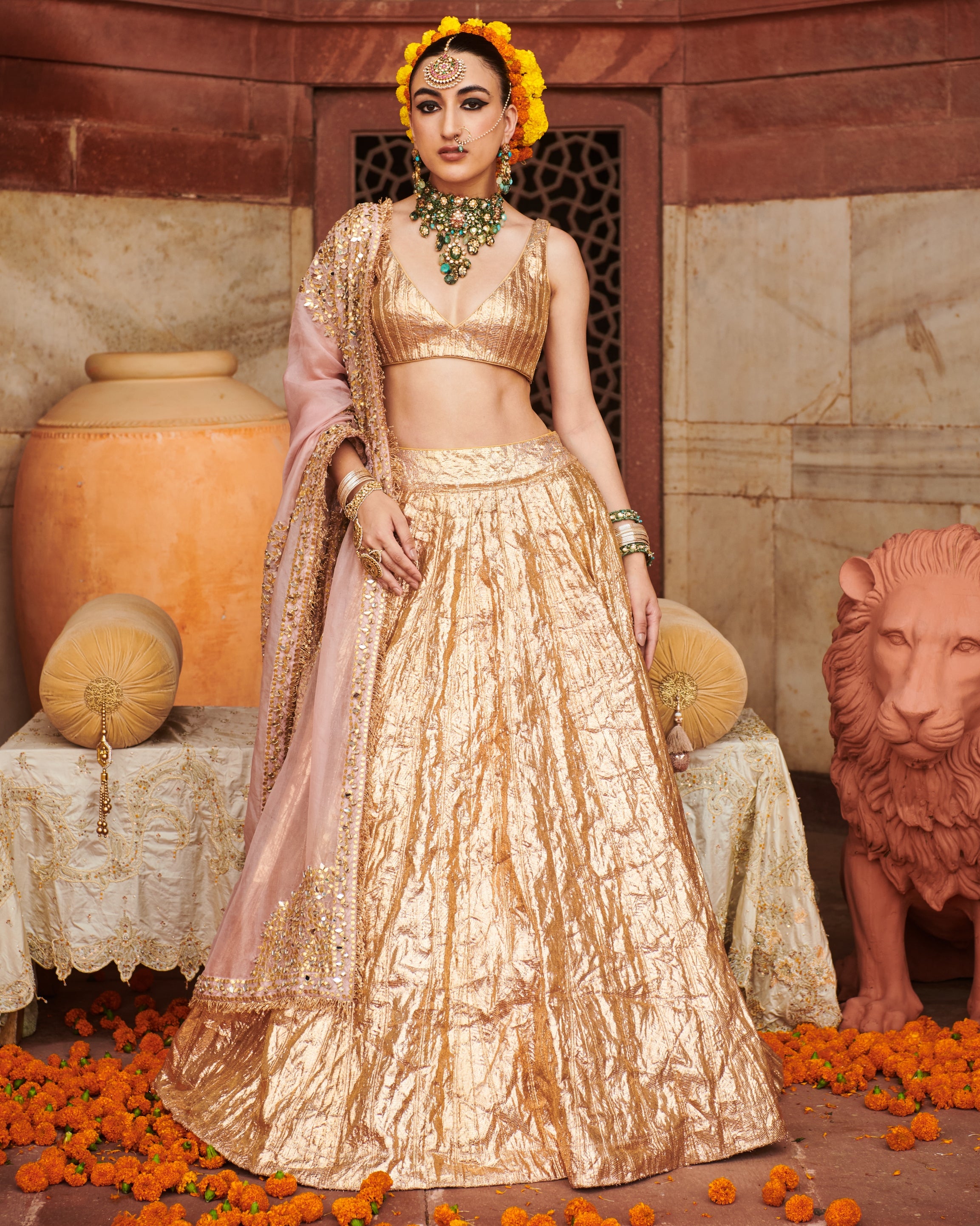 Padmasvarna Lampi Lehenga Set