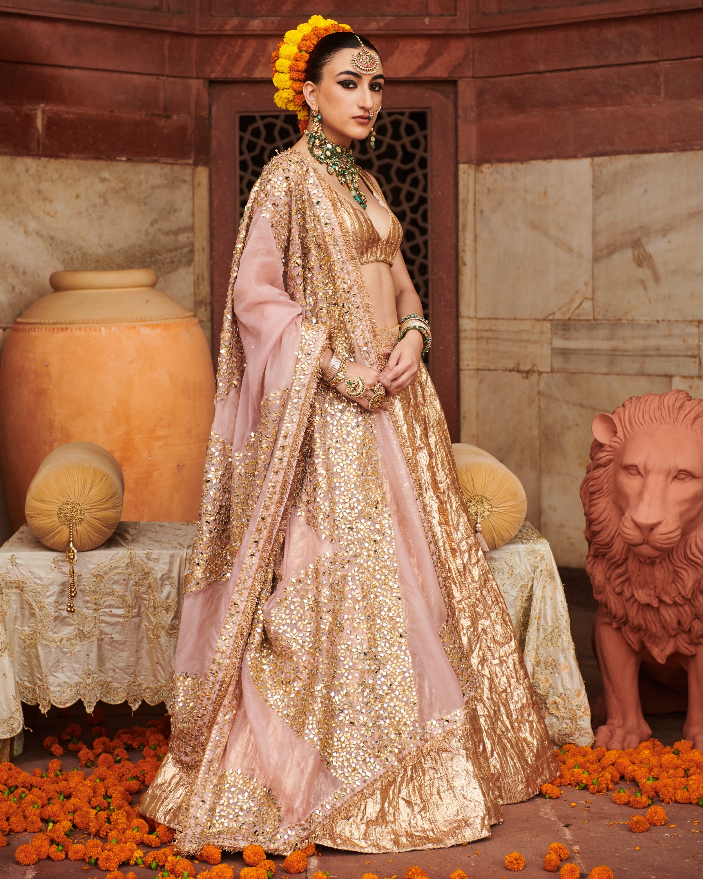 Padmasvarna Lampi Lehenga Set