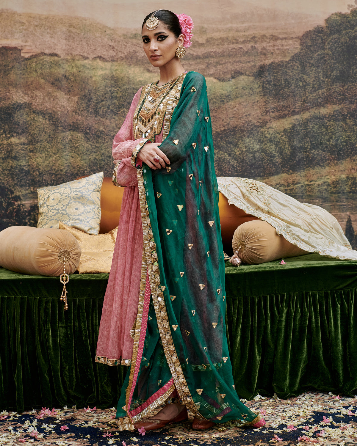 Padma Tabaan Suit Set