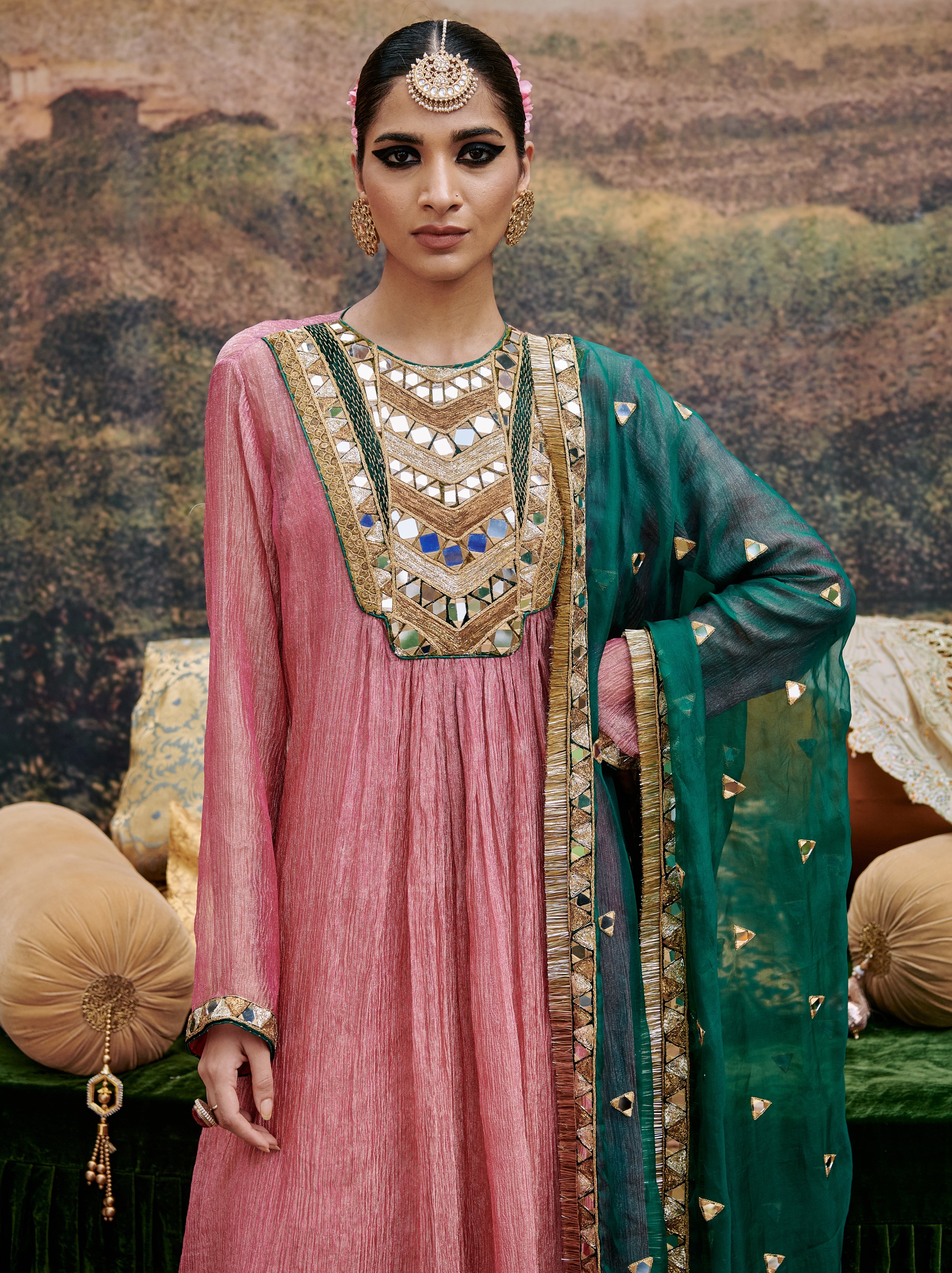 Padma Tabaan Suit Set