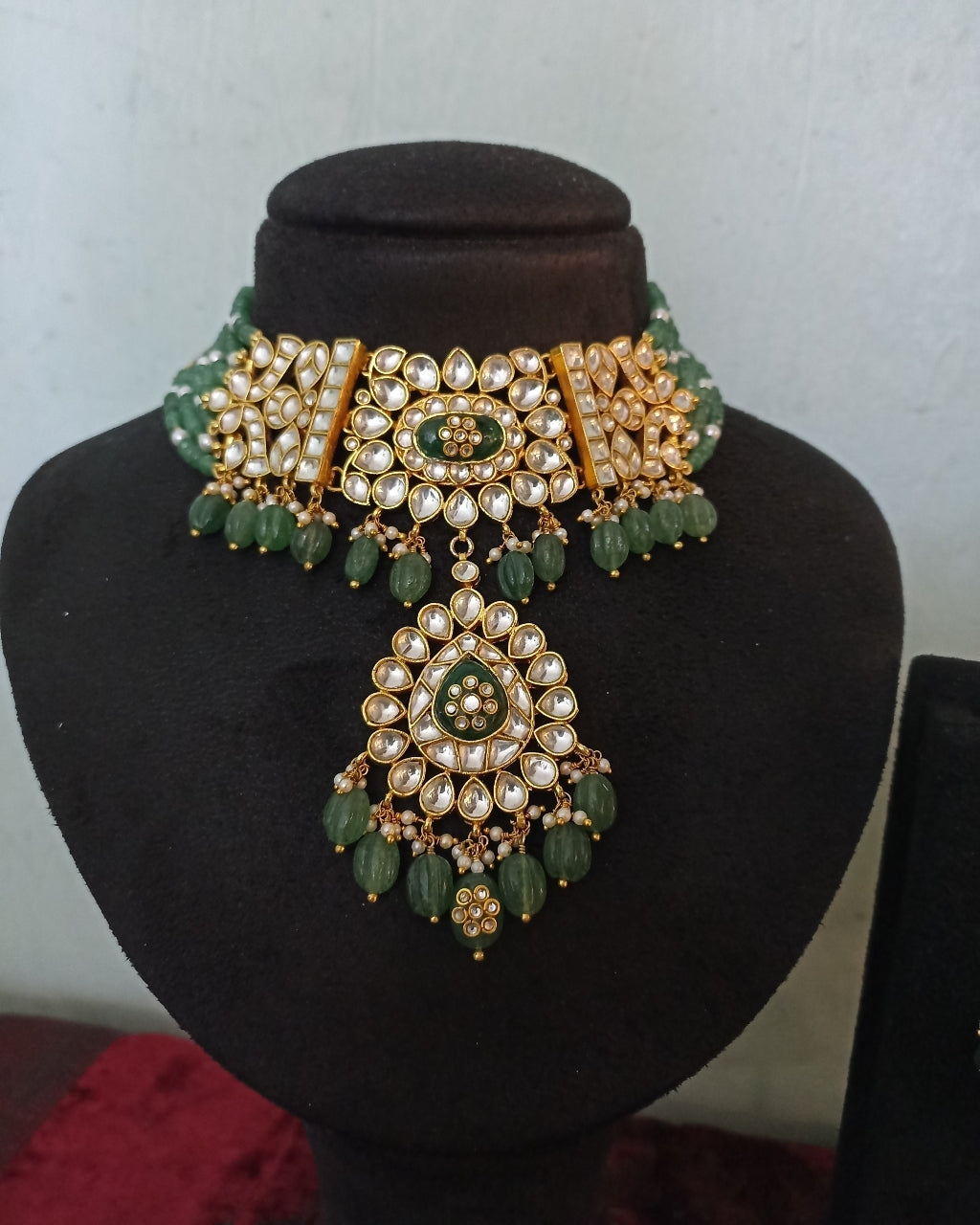 Emerald Pearl Kundan Set
