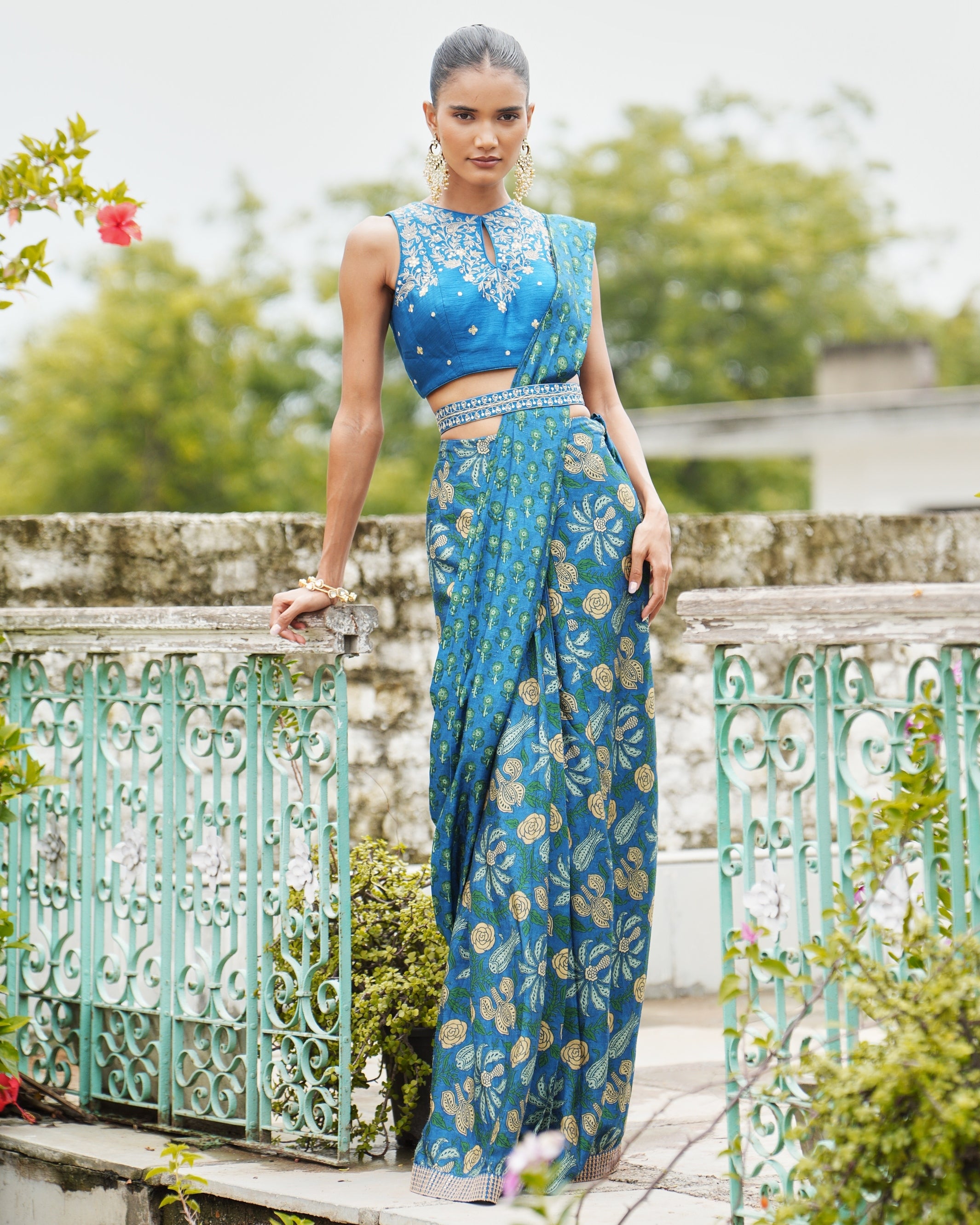 Nuri Floral Sari Set