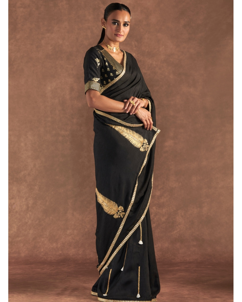Black 'Paan-Patti' Sari